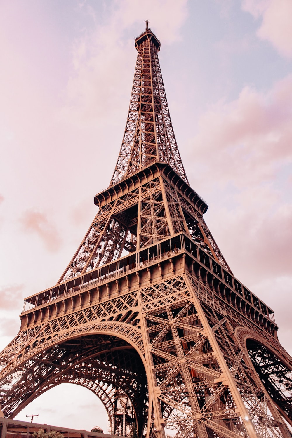 Must-See Attractions in the City of Lights, Paris!